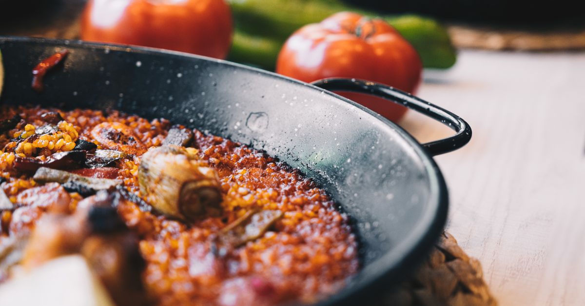 Coordinating Paella Timing with Other Menu Items
