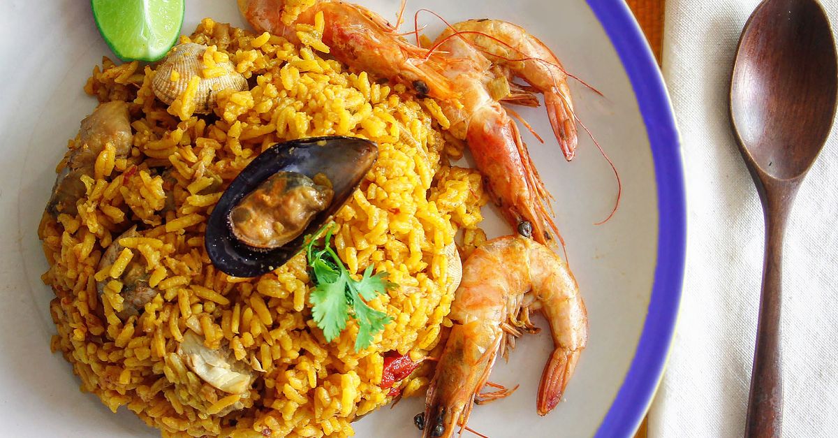 Creative Serving Styles to Impress Guests at Your Paella Event