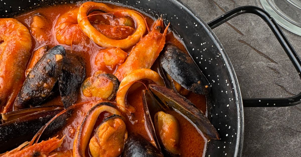 Ensuring Food Safety for Paella Catering at Outdoor Festivals