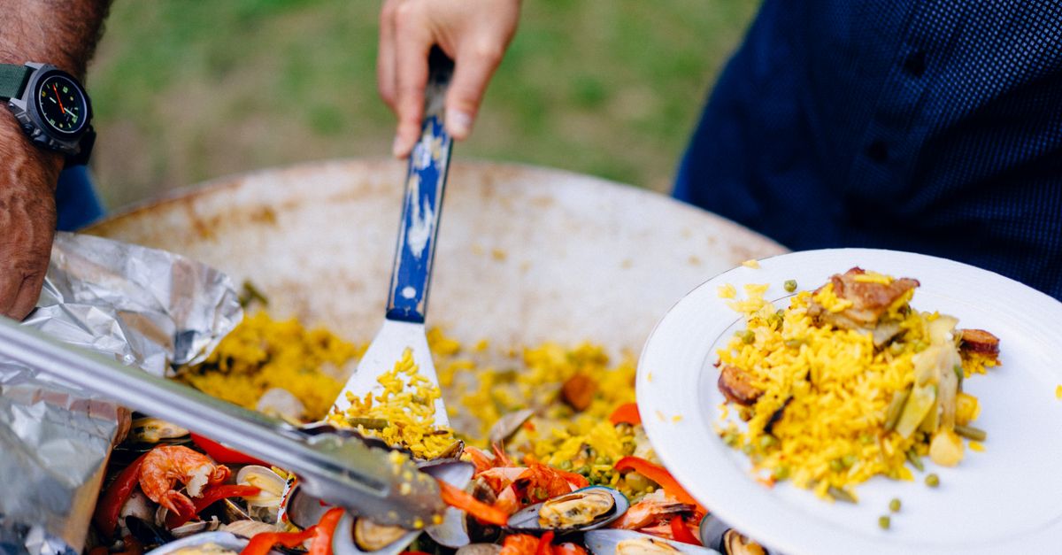 How to Attract Festival Goers with Unique Paella Offerings