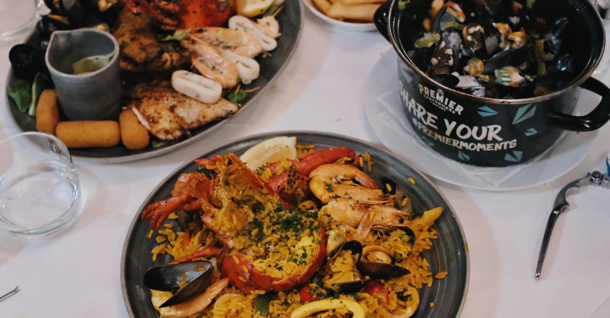 How to Schedule Paella Preparation and Service for Maximum Freshness