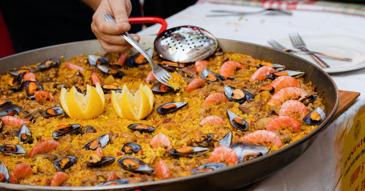 Innovative Flavour Combinations for Custom Paella Dishes