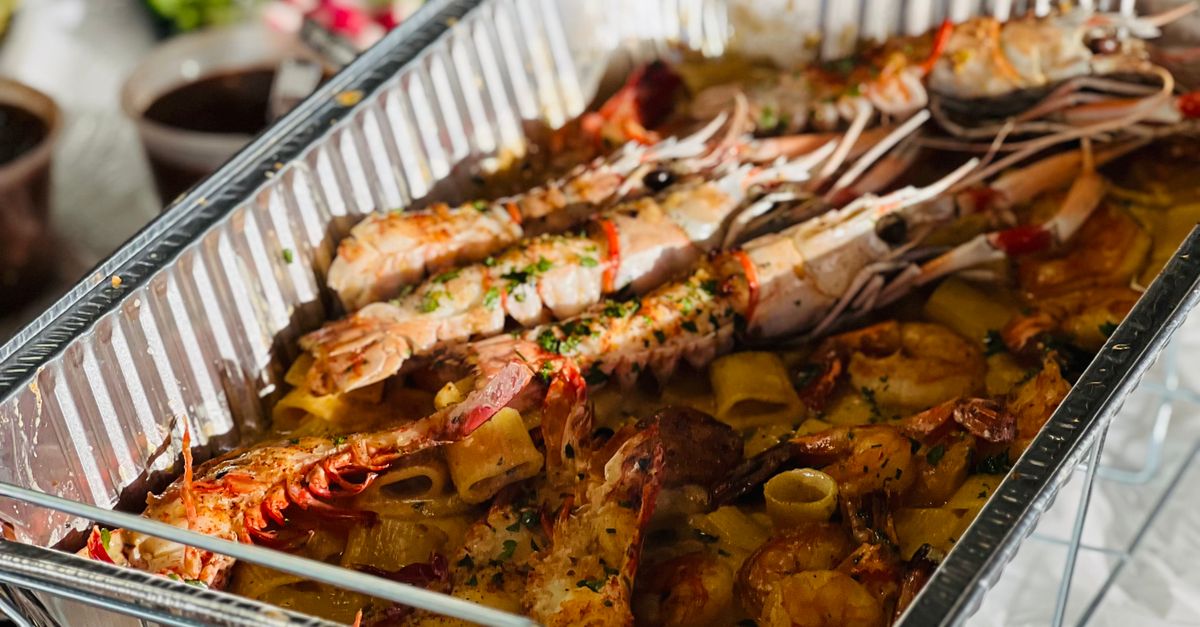 Integrating Local Produce into Your Custom Paella Options
