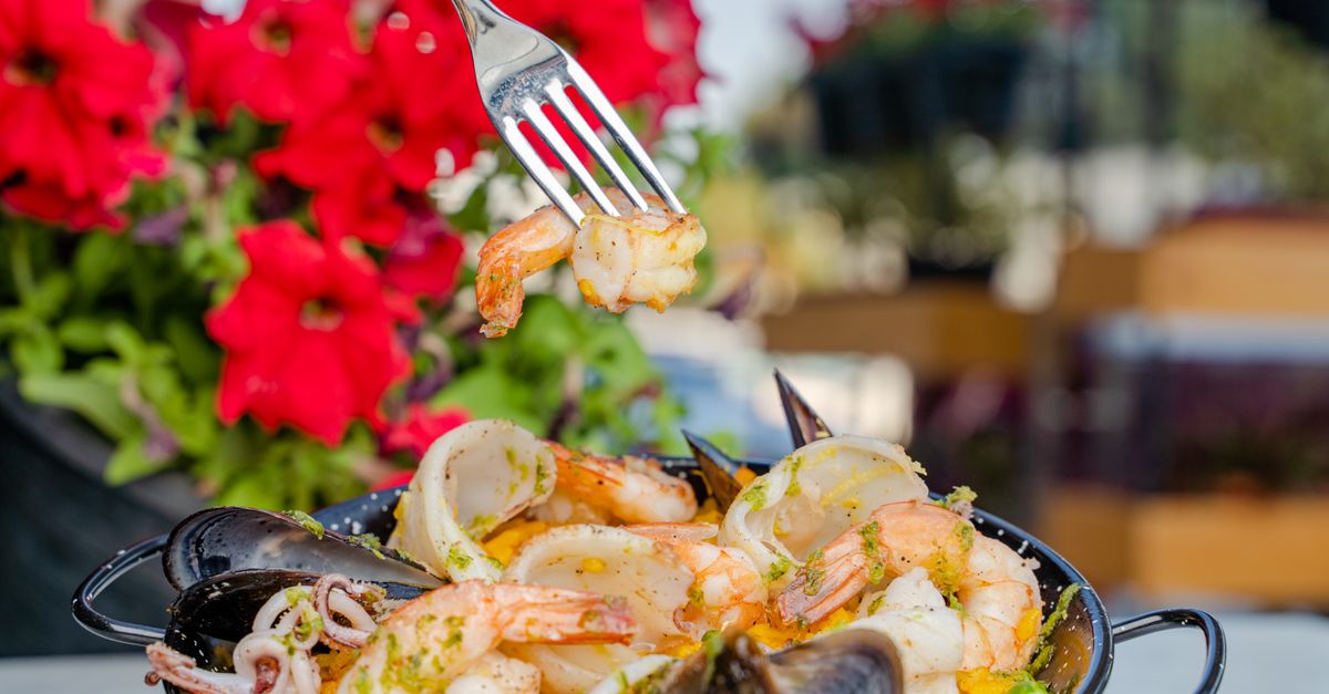 Planning the Perfect Wedding Paella Menu in Sydney