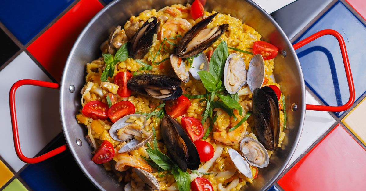 The Best Locations for Hosting a Wedding Paella Feast